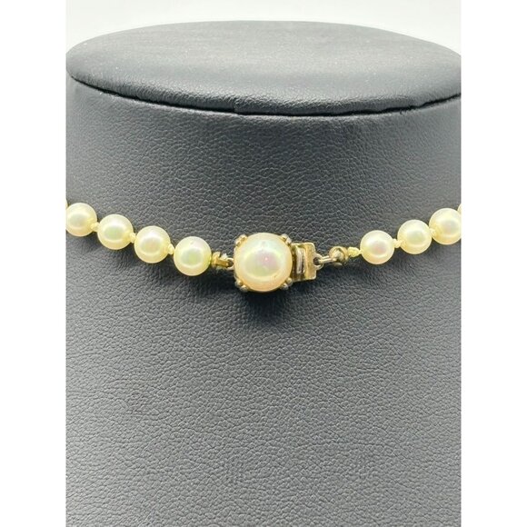 Ciner Single Strand Graduated Faux Pearl Necklace With Faux Pearl Clasp, Signed - Picture 5 of 9